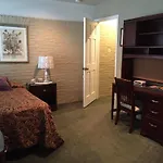 The Quarters At Hardin House