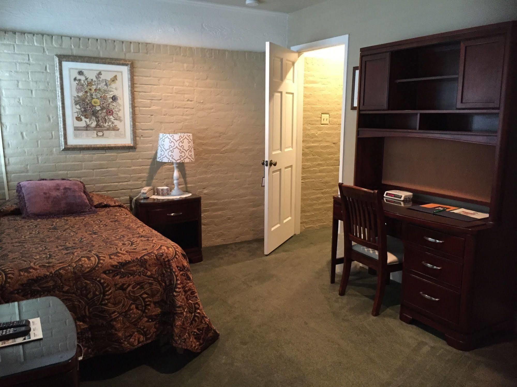 The Quarters At Hardin House 2*