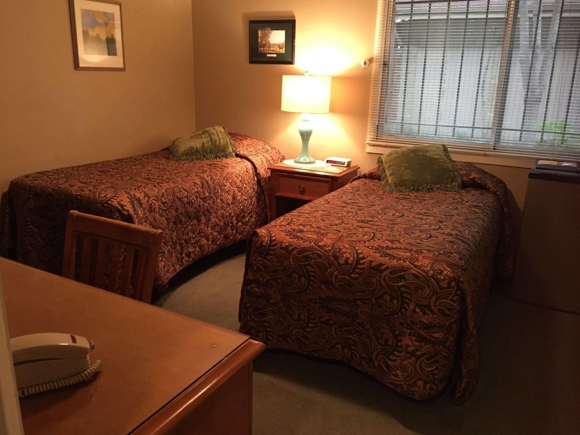 The Quarters At Hardin House Hotel